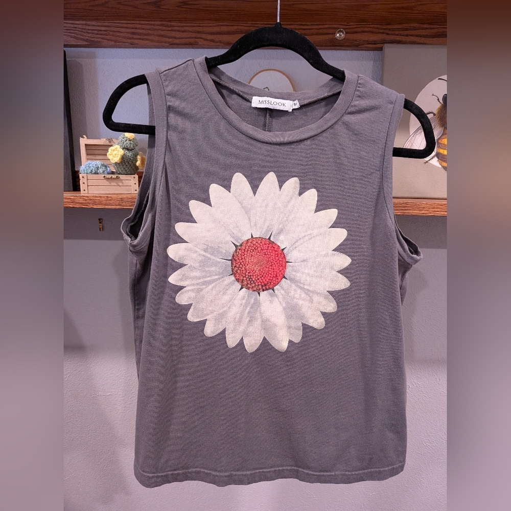 Gray Sleeveless Top with Daisy Print
